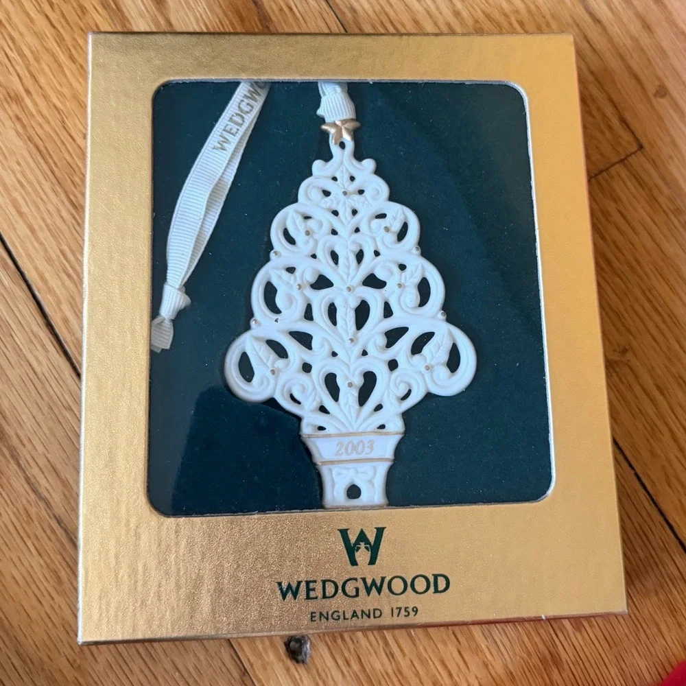 Wedgwood 2003 Christmas Tree Ornament White Porcelain Gold Accents Boxed Holiday